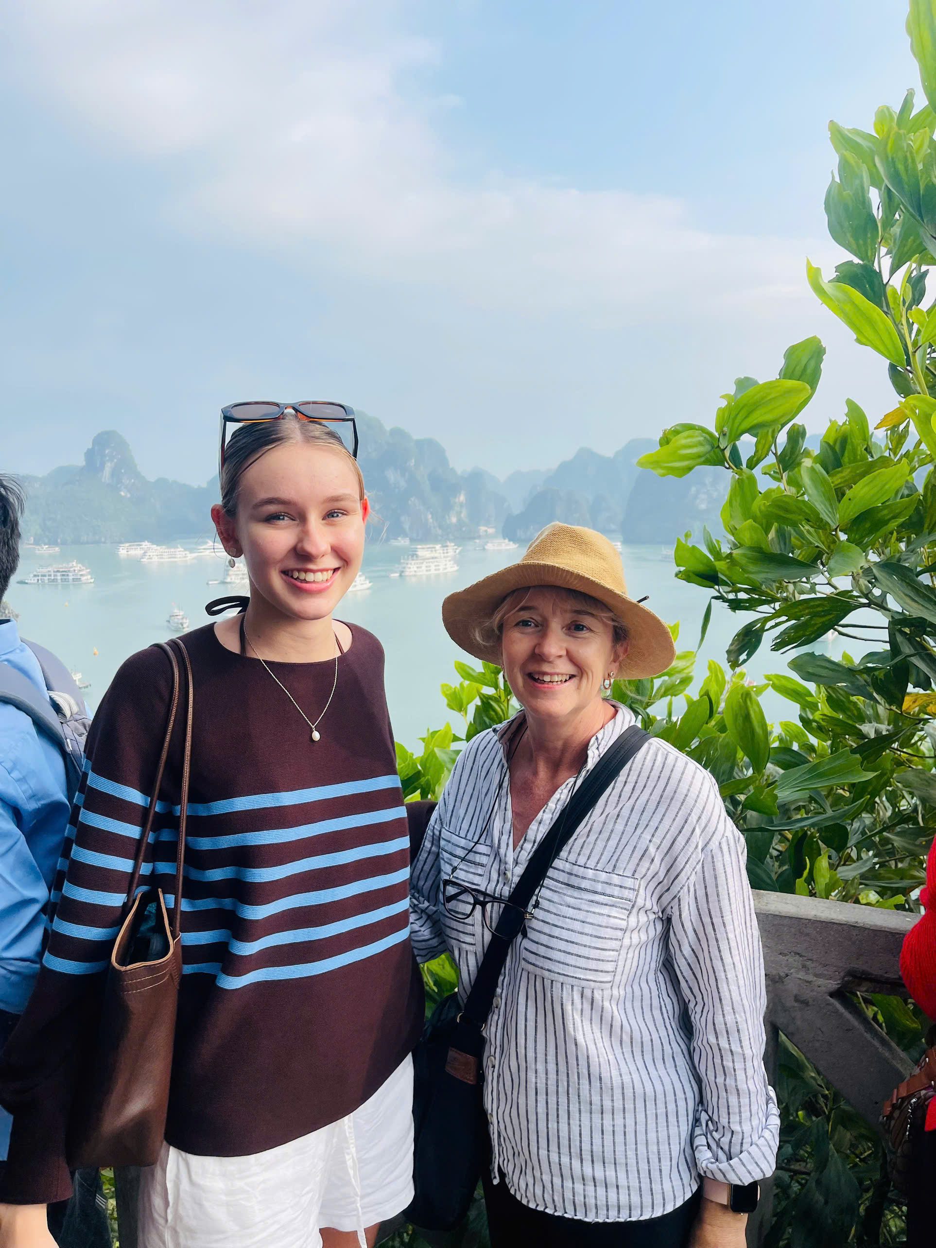 Ninh Binh – Ha Long Bay 2 Days 1 Night Tour | Hoa Lu, Trang An, Mua Cave & Ha Long Cruise