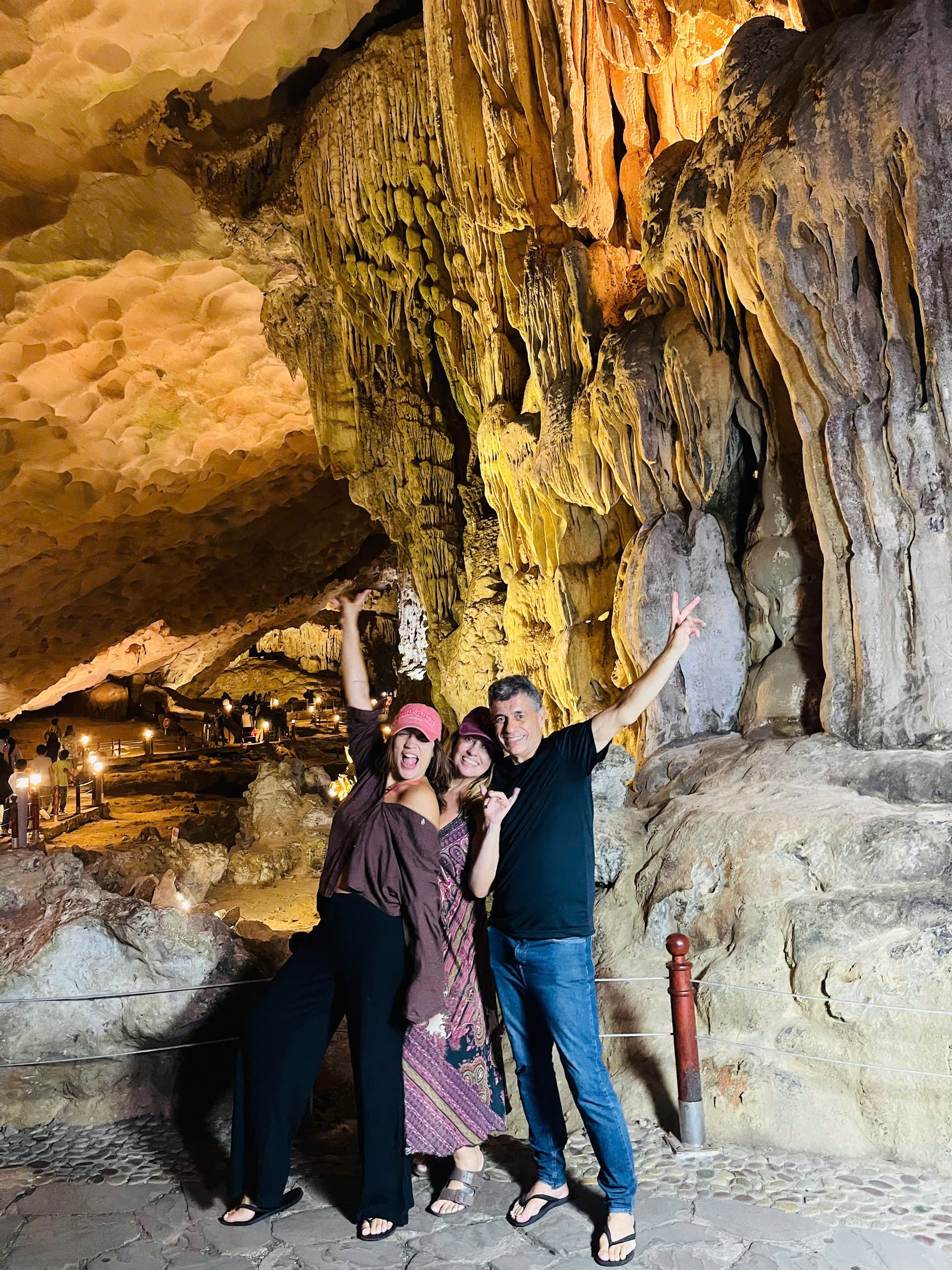 Ninh Binh – Ha Long Bay 2 Days 1 Night Tour | Hoa Lu, Trang An, Mua Cave & Ha Long Cruise