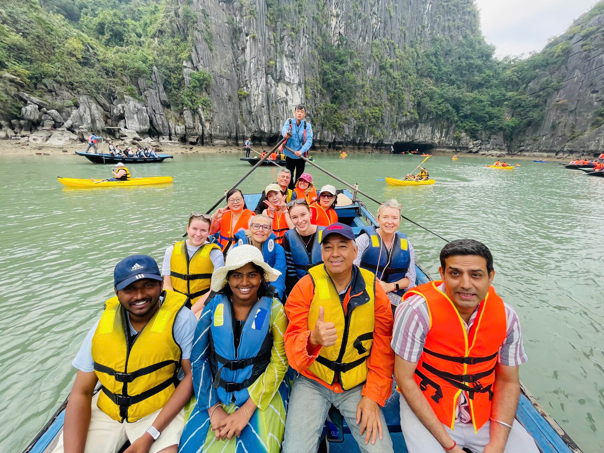 Ninh Binh – Ha Long Bay 2 Days 1 Night Tour | Hoa Lu, Trang An, Mua Cave & Ha Long Cruise