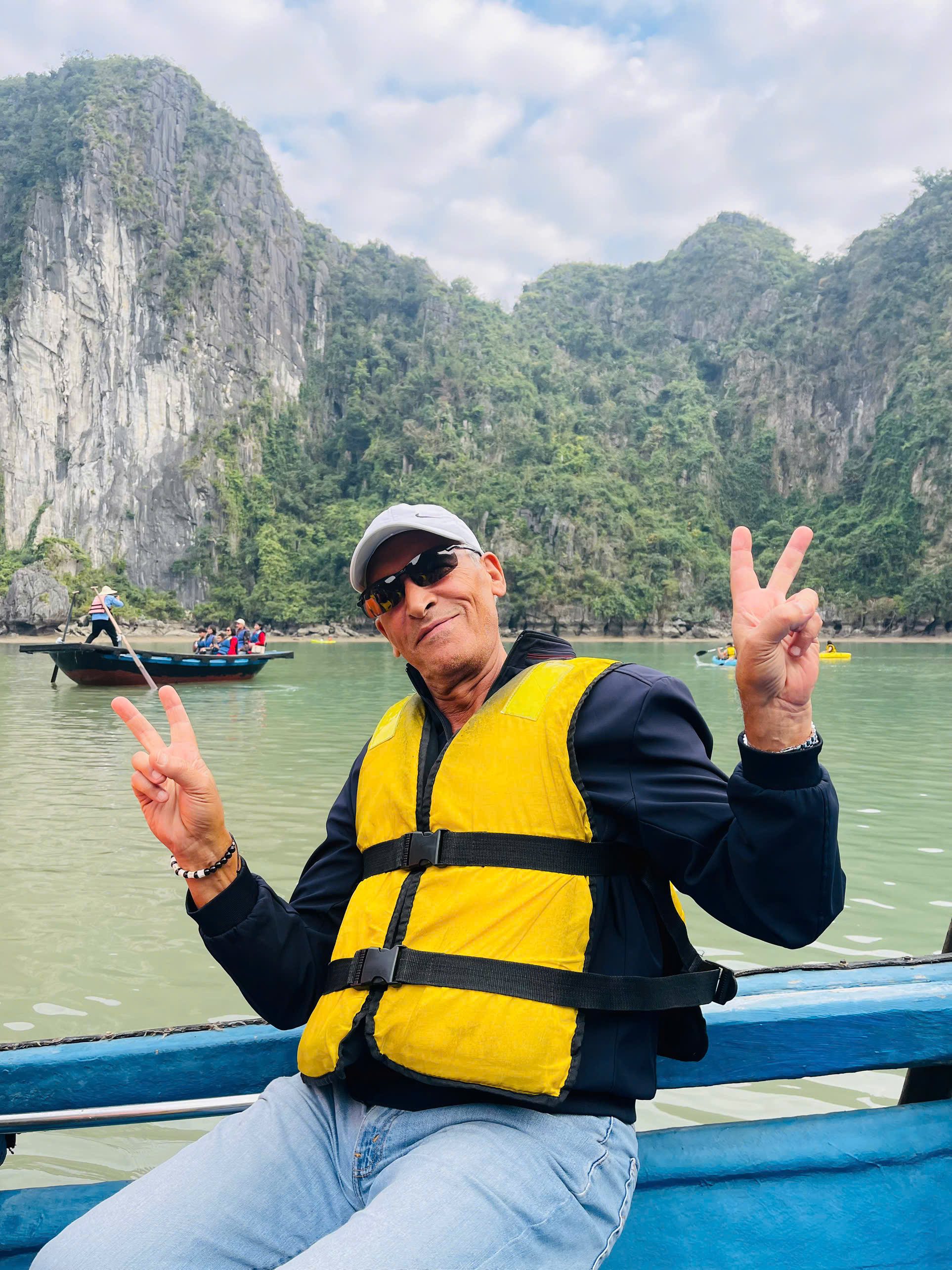 Ninh Binh – Ha Long Bay 2 Days 1 Night Tour | Hoa Lu, Trang An, Mua Cave & Ha Long Cruise
